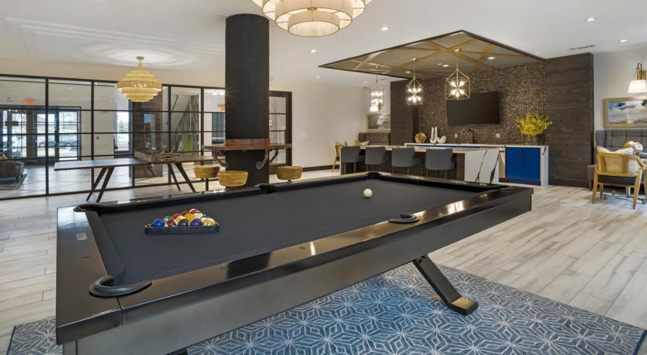 Grand Luxury Premium Vaulted Ceilings Apartment Удбридж Екстериор снимка